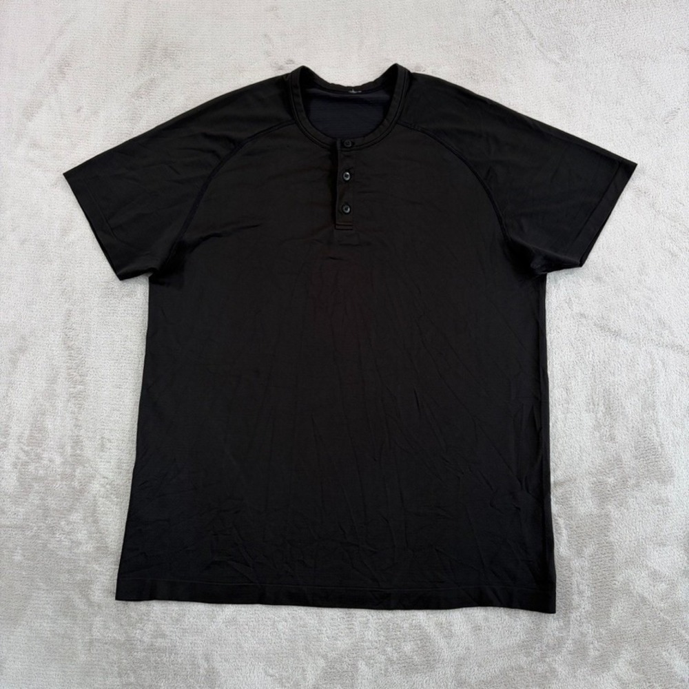 Lululemon Metal Vent Tech Performance Henley T Shirt Men XL Black Short Sleeve